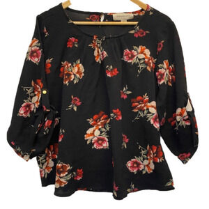 𝅺Urbanology size XL floral rose print blouse with tab sleeves